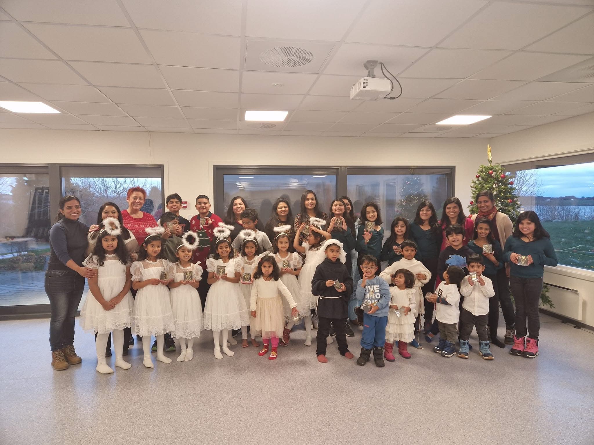 Christmas and Diwali gathering photo 9
